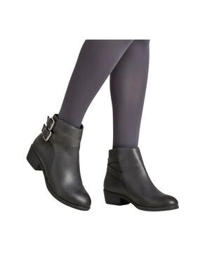 Twisted  black Booties Size 6